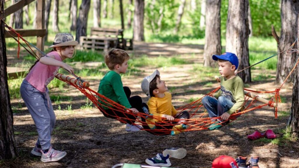 Government considers inclusion of outdoor space in EYFS requirements